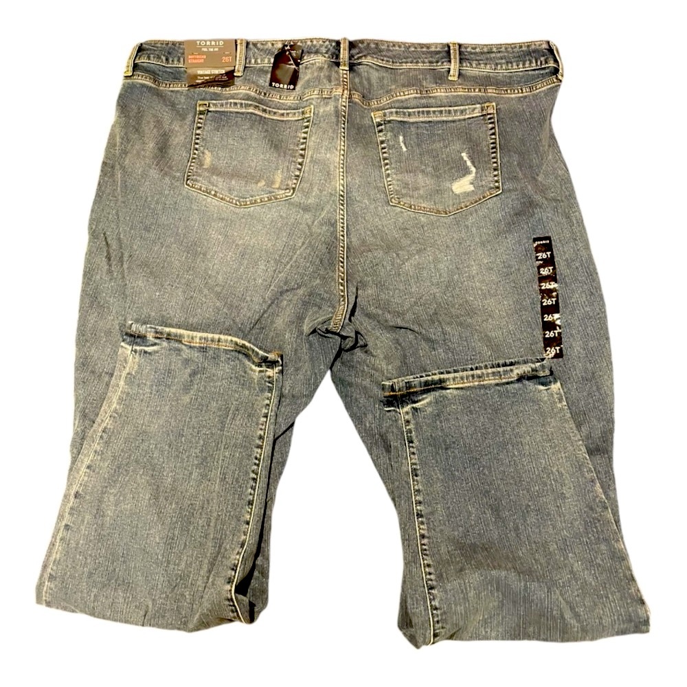 ๐ TORRID Boyfriend Straight - Distressed Jeans - PLUS Sz 26T - NWT - Picture 9 of 12